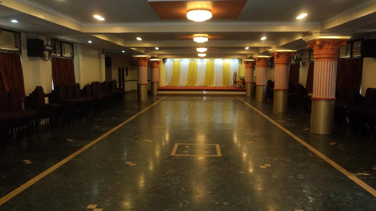Girija Payyade Hotel Kalyan Exterior photo